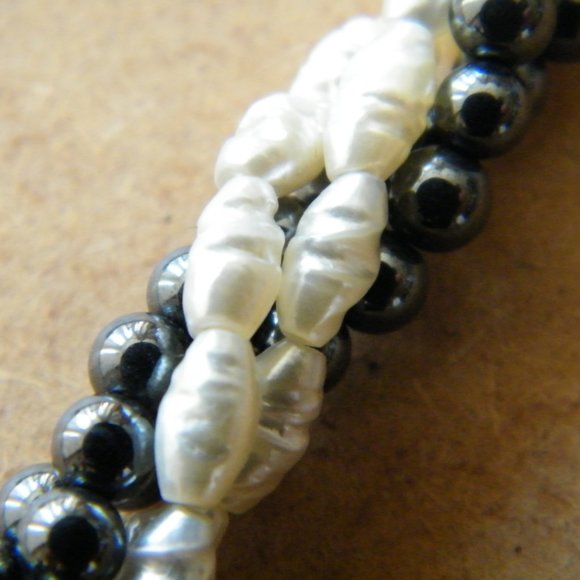 Geniune Pearls and Hematite Necklace - Picture 5 of 7